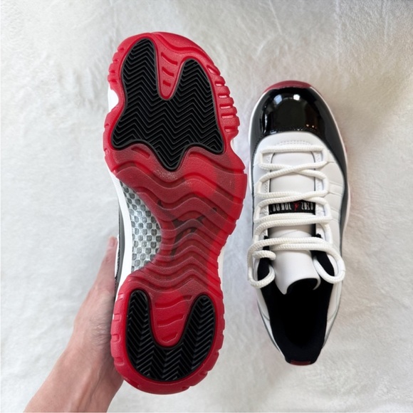 Air Jordan 11 Low Bred Black Red | Men’s 8.5 - Picture 7 of 11